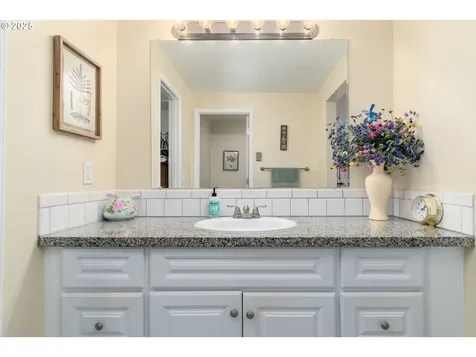 2290 Corinthian Court Eugene OR 97405