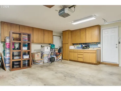 2290 Corinthian Court Eugene OR 97405