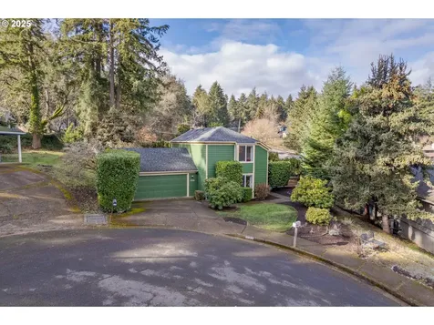 2290 Corinthian Court Eugene OR 97405