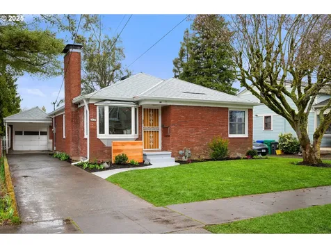 2039 N Dekum Street Portland OR 97217