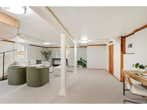 2039 N Dekum Street Portland OR 97217