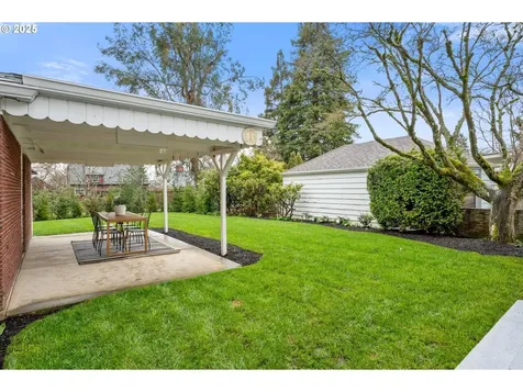 2039 N Dekum Street Portland OR 97217