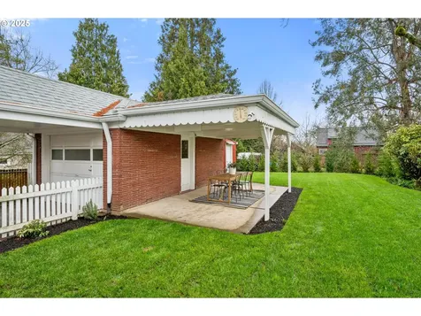 2039 N Dekum Street Portland OR 97217
