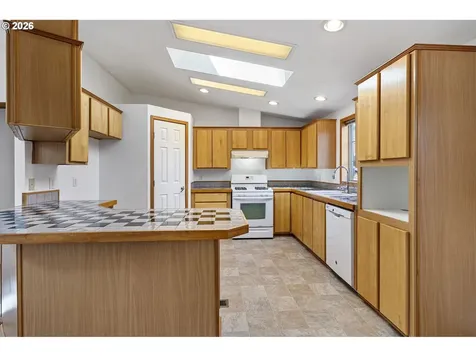 475 3rd Street Elkton OR 97436