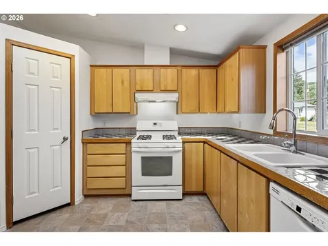 475 3rd Street Elkton OR 97436