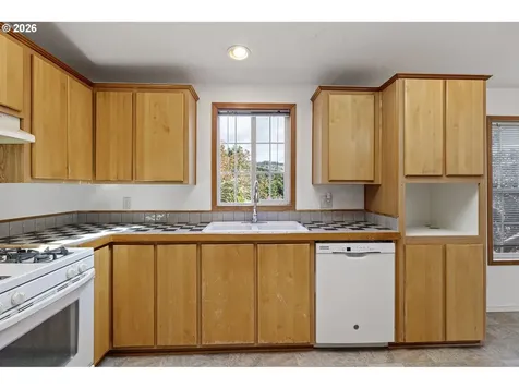 475 3rd Street Elkton OR 97436