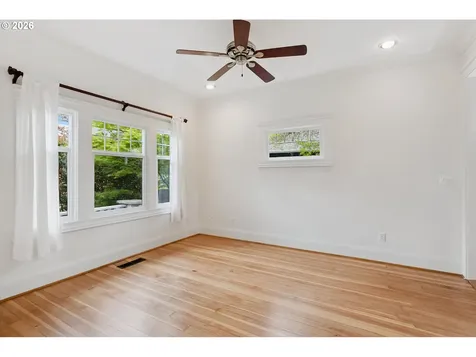 5624 NE Glisan Street Portland OR 97213