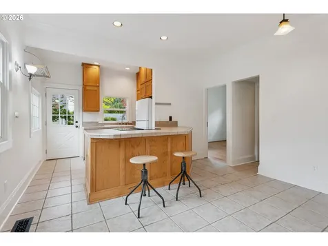 5624 NE Glisan Street Portland OR 97213