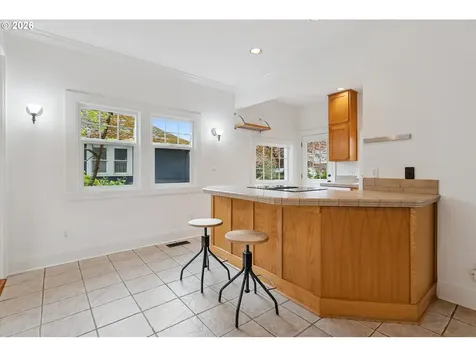 5624 NE Glisan Street Portland OR 97213