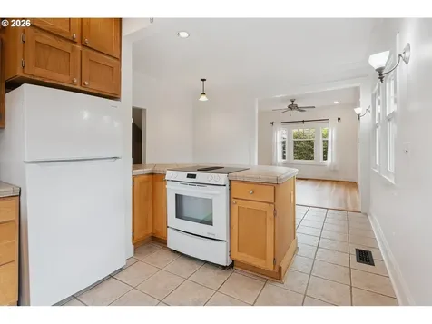 5624 NE Glisan Street Portland OR 97213