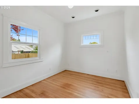 5624 NE Glisan Street Portland OR 97213