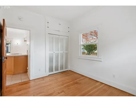 5624 NE Glisan Street Portland OR 97213