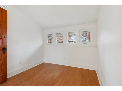5624 NE Glisan Street Portland OR 97213