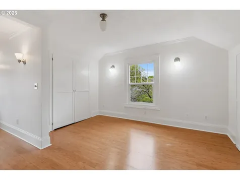 5624 NE Glisan Street Portland OR 97213