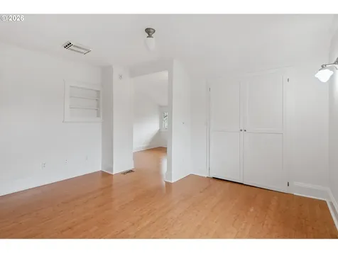 5624 NE Glisan Street Portland OR 97213