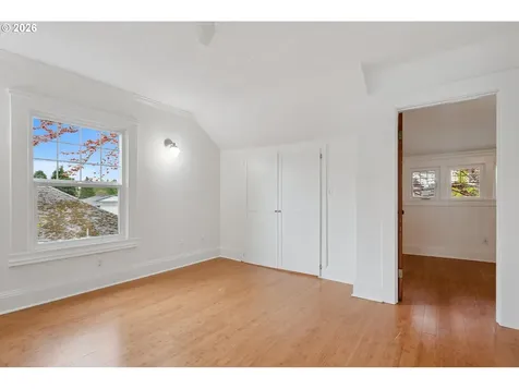 5624 NE Glisan Street Portland OR 97213