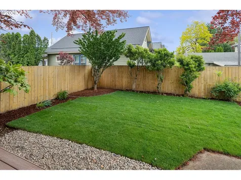 5624 NE Glisan Street Portland OR 97213