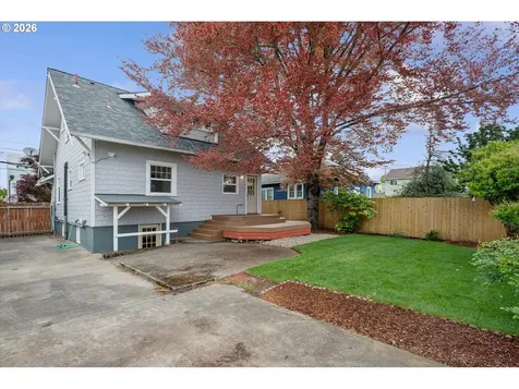 5624 NE Glisan Street Portland OR 97213