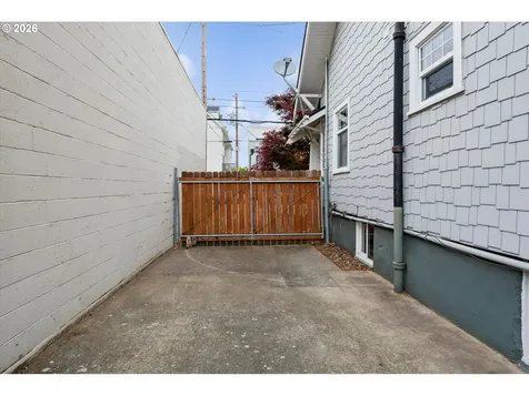 5624 NE Glisan Street Portland OR 97213