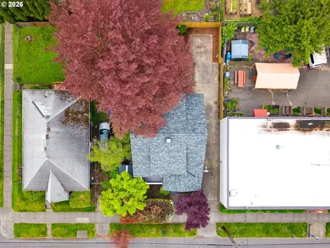 5624 NE Glisan Street Portland OR 97213