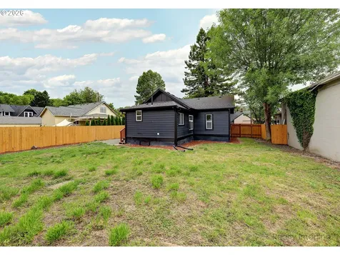 203 SE Roake Avenue Castle Rock WA 98611