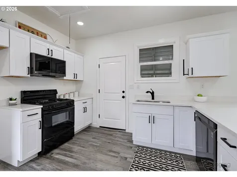 203 SE Roake Avenue Castle Rock WA 98611