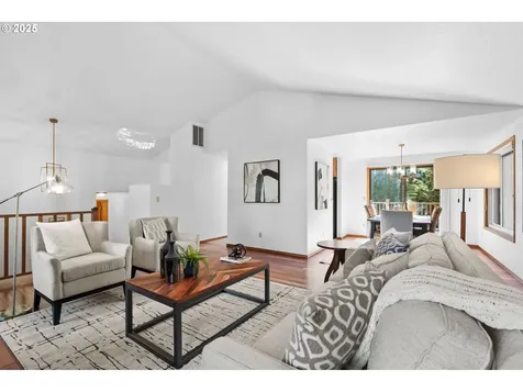 8708 SW 62nd Avenue Portland OR 97219