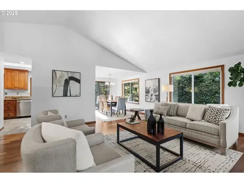 8708 SW 62nd Avenue Portland OR 97219