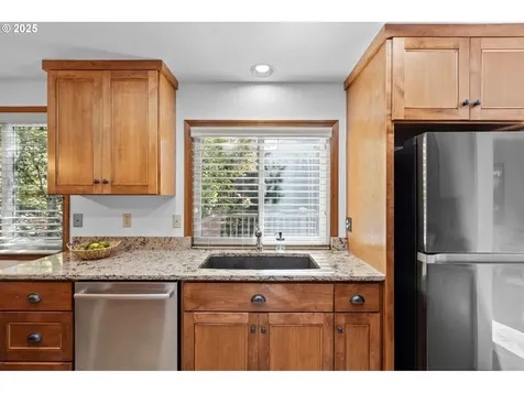 8708 SW 62nd Avenue Portland OR 97219