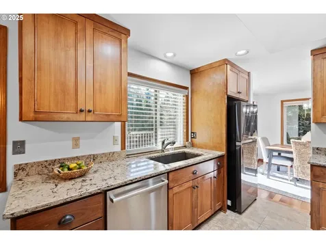 8708 SW 62nd Avenue Portland OR 97219