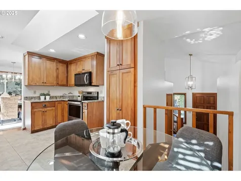 8708 SW 62nd Avenue Portland OR 97219