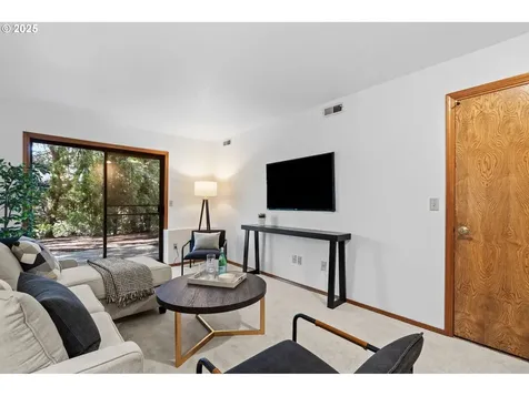 8708 SW 62nd Avenue Portland OR 97219