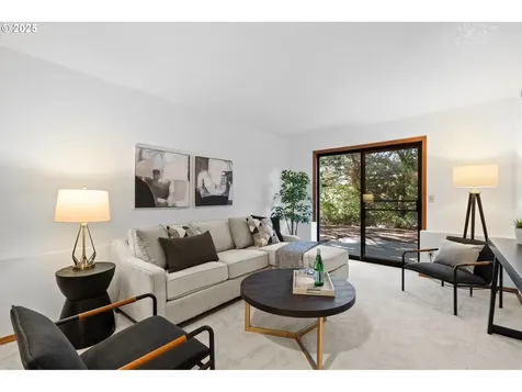 8708 SW 62nd Avenue Portland OR 97219