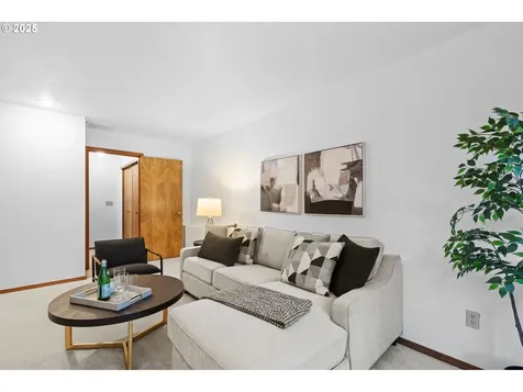 8708 SW 62nd Avenue Portland OR 97219