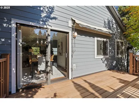 8708 SW 62nd Avenue Portland OR 97219
