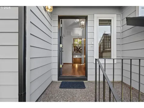 8708 SW 62nd Avenue Portland OR 97219