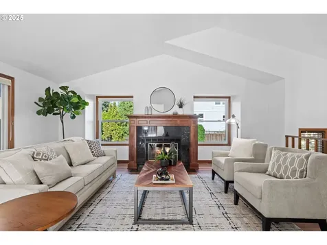8708 SW 62nd Avenue Portland OR 97219