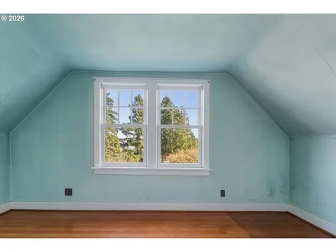 7202 S Corbett Avenue Portland OR 97219