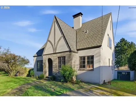 7202 S Corbett Avenue Portland OR 97219