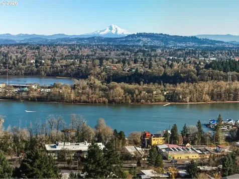 7202 S Corbett Avenue Portland OR 97219