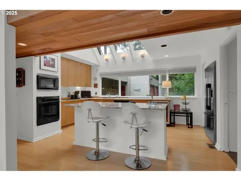 3780 Vine Maple Street Eugene OR 97405