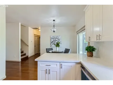 6129 SE Flavel Street Portland OR 97206