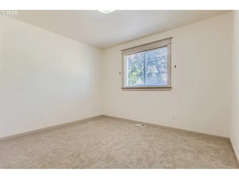 6129 SE Flavel Street Portland OR 97206
