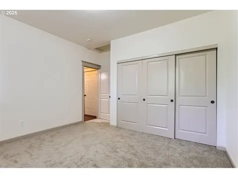 6129 SE Flavel Street Portland OR 97206