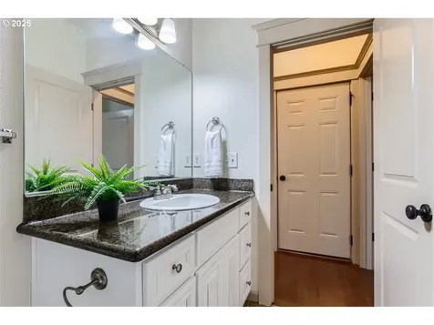 6129 SE Flavel Street Portland OR 97206
