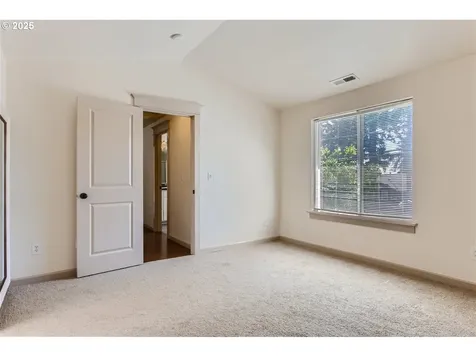 6129 SE Flavel Street Portland OR 97206
