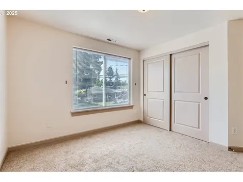 6129 SE Flavel Street Portland OR 97206