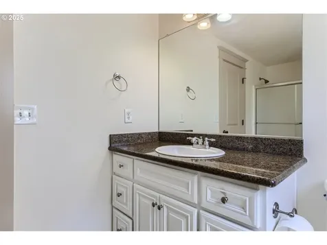 6129 SE Flavel Street Portland OR 97206
