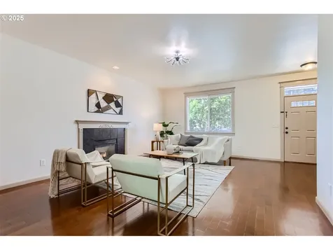 6129 SE Flavel Street Portland OR 97206