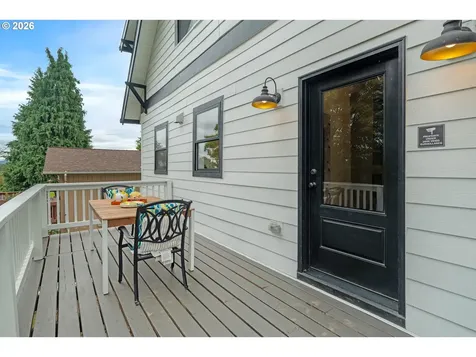 1105 Washington Street Oregon City OR 97045